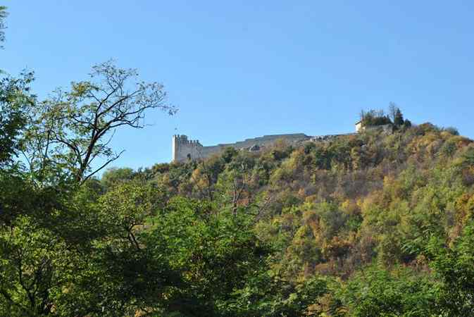 Средневековая крепость 