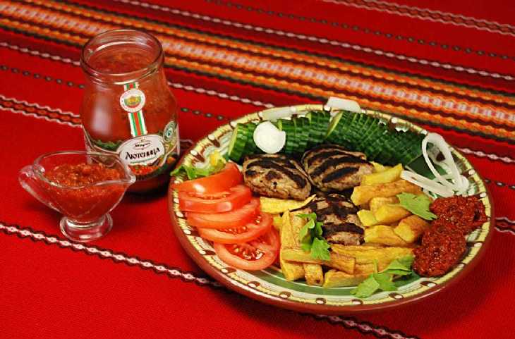 Болгарская кухня кюфте и кебабче